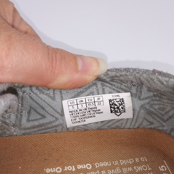 Toms - Picture 4 of 6